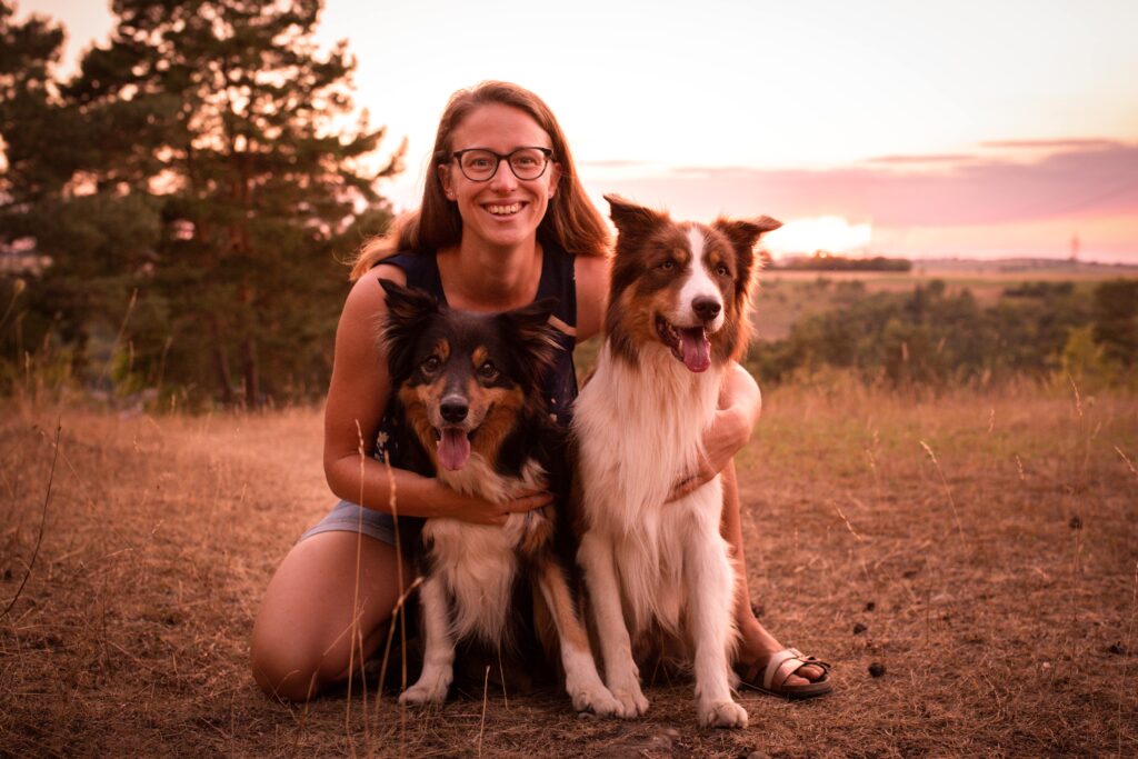 Herzlich Willkommen Smartdogs Hundetraining - Bianca Glatz und ihre Border Collie Maddox und Ayx stellen sich vor.